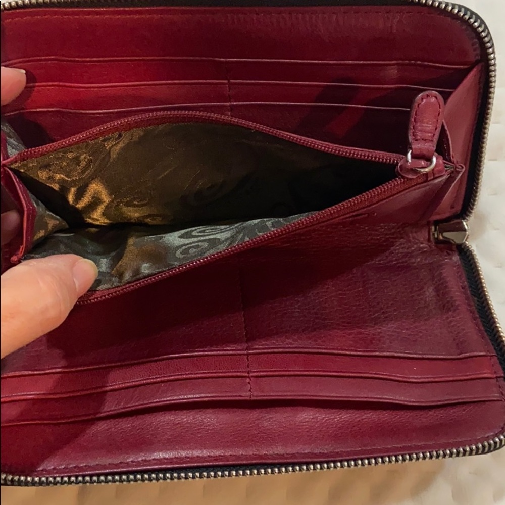 Brighton red leather zip wallet - Picture 5 of 5